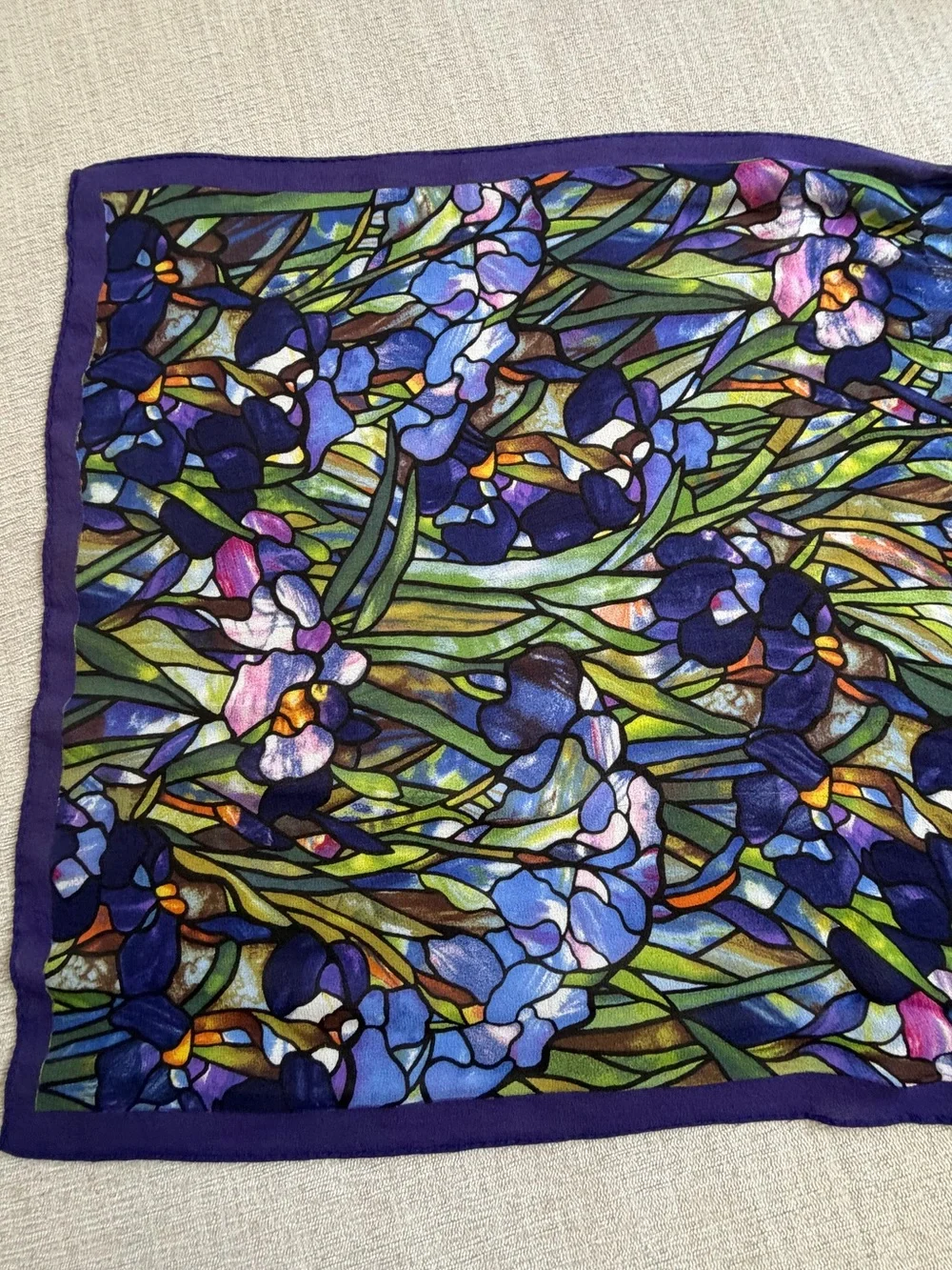 Gorgeous Metropolitan Museum of Art Louis C. Tiffany Silk Crepe Scarf.